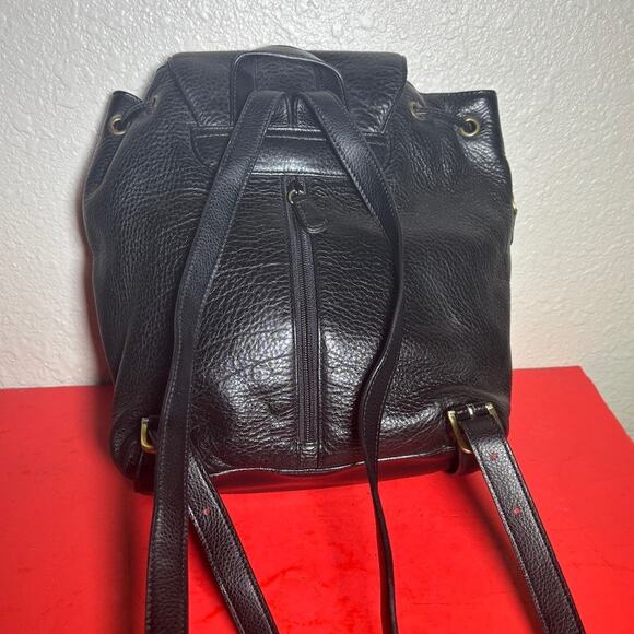 LIZ CLAIBORNE MEDIUM BLACK LEATHER BACKPACK VTG - Picture 2 of 8